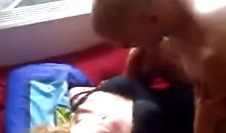 Nữ tình dính nó ở âm hộ sec nhat ban khong che của cô.