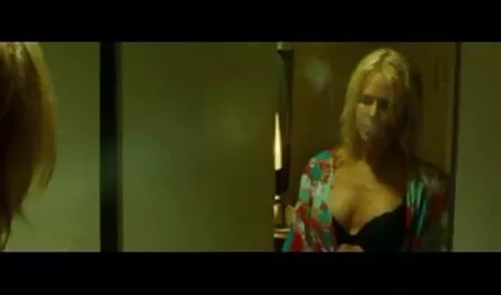 Tôi tạo ra một mạng lưới quan sát giám sát mạng và tuyệt vọng của chị cô với một thủ dâm sex nhật bản không che full hd trước mặt cô.