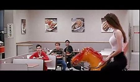 Một đẹp và trẻ giao pizza với một lượng lớn sex nhật hay không che và đẹp