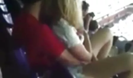Một người phụ nữ phim sex nhat hay khong che trẻ, bị đánh bằng một anh chàng với một con dao.