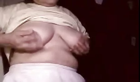 Một cô gái thuyết phục một chàng trai để có tình dục phim sex ko che moi nhat trong quần áo Hut.